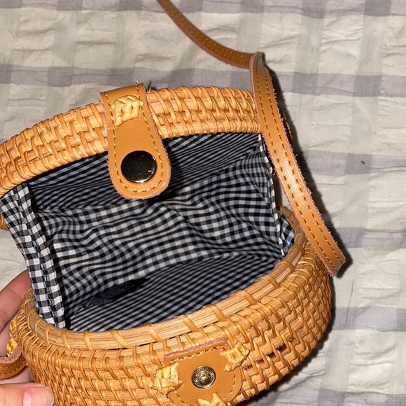 Urban outfitters round rattan bag - Picture 3 of 3